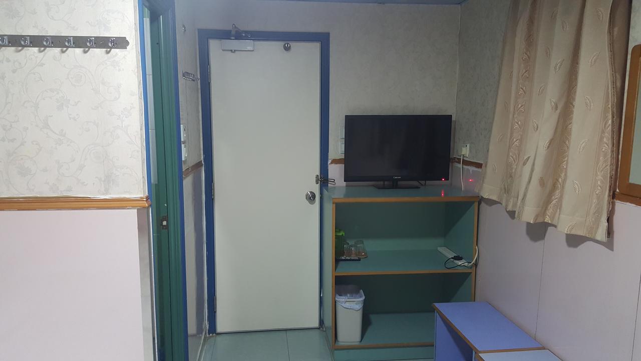 Wing Wah Hostel Kowloon Stadt Exterior foto